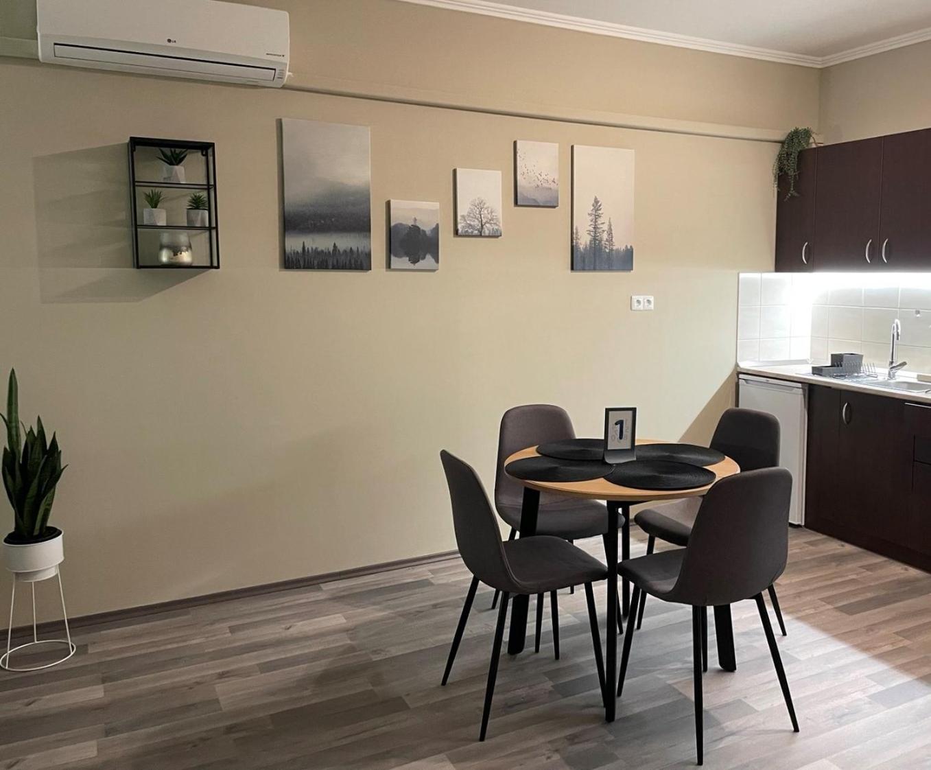 Macropolis Apartments Miskolc Room photo